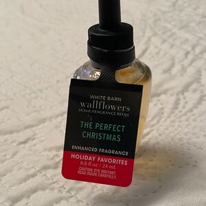 NWT White Barn Wallflowers Home Fragrance Refill THE PERFECT CHRISTMAS HOLIDAY